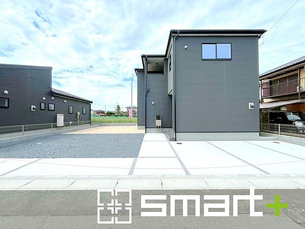 〜カースペース3台分〜 ・セカンドカーや来客時にも困らないカースペース3台分。物置や駐輪スペースなどにも利用できますね。 ・カーポートなどのオプションもお気軽にご相談くださいませ。