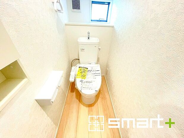 〜やはり便利なタンク式トイレ〜 ・最近はタンクレストイレもございますが、タンク式の場合は停電時もお水を流すことが可能。 ・故障時なども比較的費用が安くなるなど、メリットが多くなります。 