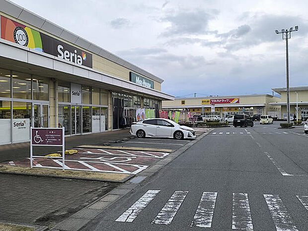 ヨークタウン中郷(2700m)