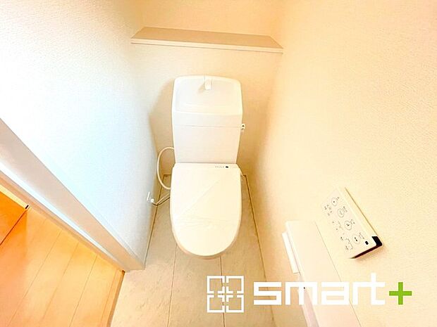 ~やはり便利なタンク式トイレ~ ・最近はタンクレストイレもございますが、タンク式の場合は停電時もお水を流すことが可能。 ・故障時なども比較的費用が安くなるなど、メリットが多くなります。