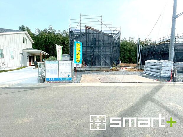 〜完成物件もご案内可能〜 ・ご案内時には実際の立地に加え、同メーカー・同仕様の完成物件もご案内可能です。 ・ぜひ現地と建物をご覧いただき、具体的にイメージしてみてくださいませ。 