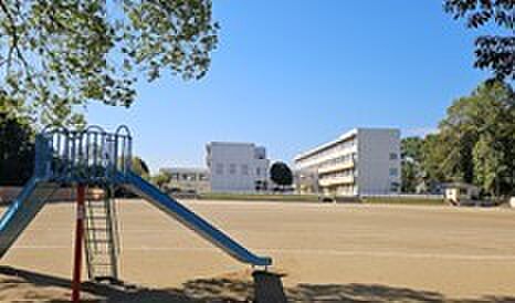 水戸市立梅が丘小学校（1800m）