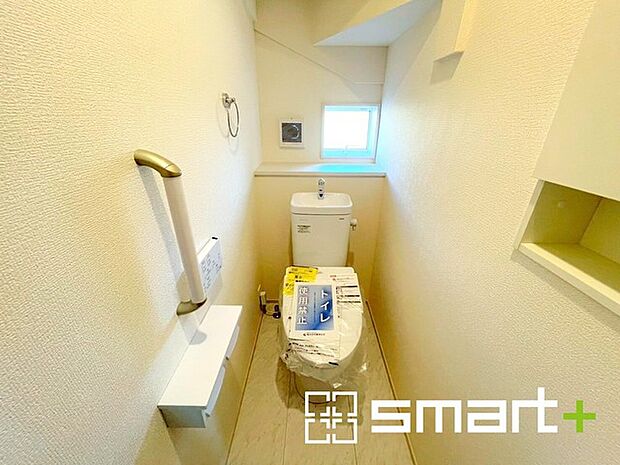 〜やはり便利なタンク式トイレ〜 ・最近はタンクレストイレもございますが、タンク式の場合は停電時もお水を流すことが可能。 ・故障時なども比較的費用が安くなるなど、メリットが多くなります。 