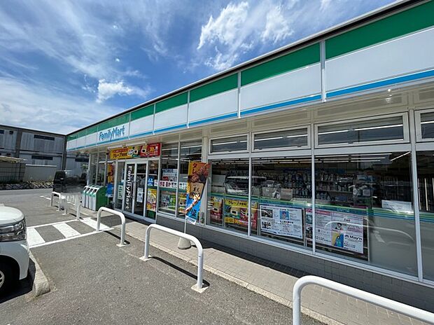 ファミリーマートひたちなか津田店(780m)