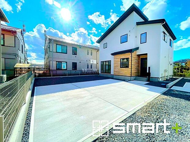 〜カースペース2台分〜 ・セカンドカーや来客時にも困らないカースペース2台分。物置や駐輪スペースなどにも利用できますね。 ・カーポートなどのオプションもお気軽にご相談くださいませ。