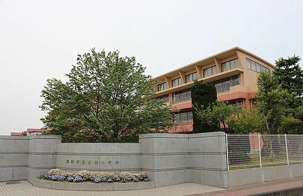 那珂市立瓜連小学校(919m)