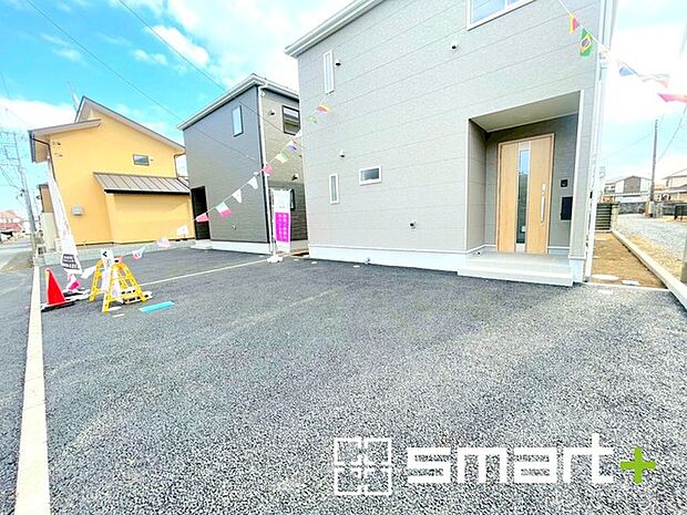 ~駐車場は2台分ご用意~ ・駐車場は2台分ございますので、車通勤の方や複数台お持ちの方にもお勧めのお住まいです。 ・カーポートなどのオプションもお気軽にご相談くださいませ。