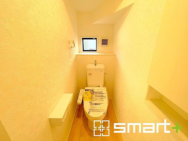 〜やはり便利なタンク式トイレ〜 ・最近はタンクレストイレもございますが、タンク式の場合は停電時もお水を流すことが可能。 ・故障時なども比較的費用が安くなるなど、メリットが多くなります。 