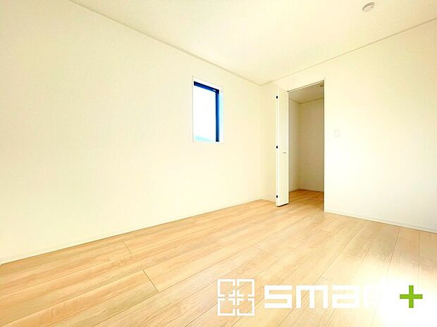 〜ウォークインクローゼットのあるお部屋〜 ・人気のウォークインクローゼットをご用意。季節物や趣味の道具などもスッキリと収納が可能です。 ・最近流行りの収納術などもぜひご活用くださいませ。 