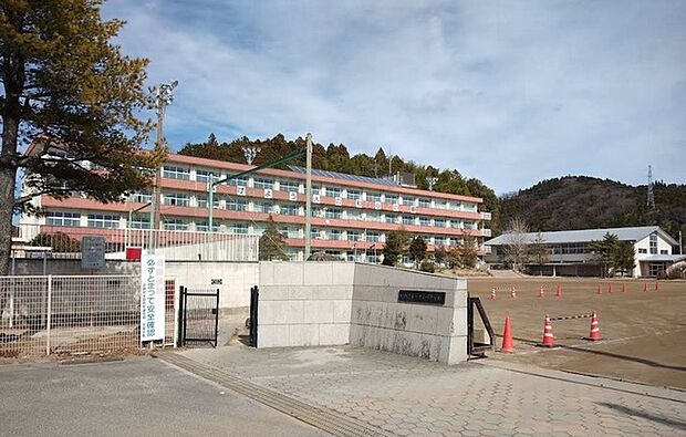 いわき市立平第四小学校（835m）