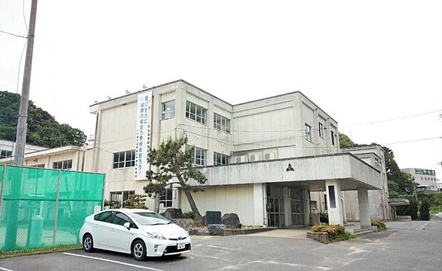 いわき市立平第三小学校(780m)