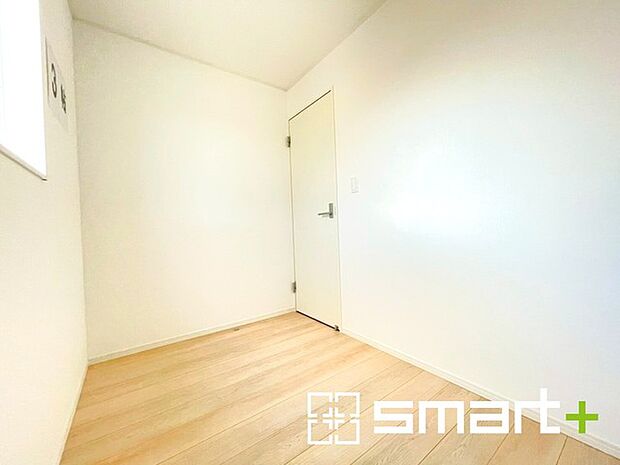 〜あると便利な書斎〜 ・お仕事はもちろん、勉強部屋としても使える書斎のある間取りプラン。 ・追加の収納としてもご利用可能です。