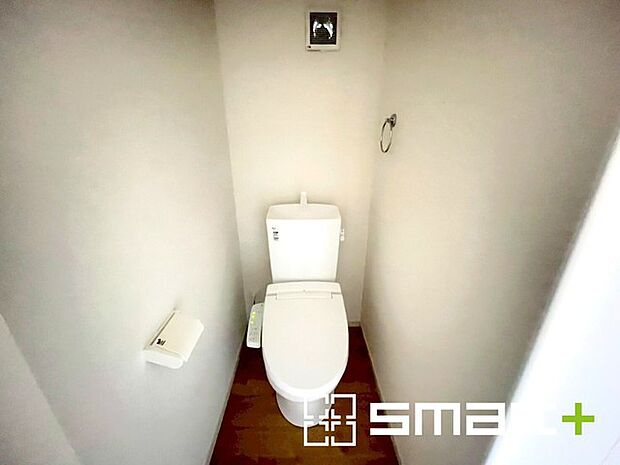 〜やはり便利なタンク式トイレ〜 ・最近はタンクレストイレもございますが、タンク式の場合は停電時もお水を流すことが可能。 ・故障時なども比較的費用が安くなるなど、メリットが多くなります。 