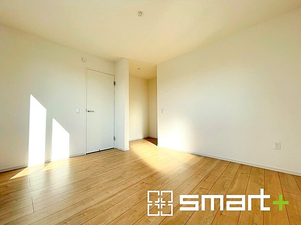 〜ウォークインクローゼットのあるお部屋〜 ・人気のウォークインクローゼットをご用意。季節物や趣味の道具などもスッキリと収納が可能です。 ・最近流行りの収納術などもぜひご活用くださいませ。 