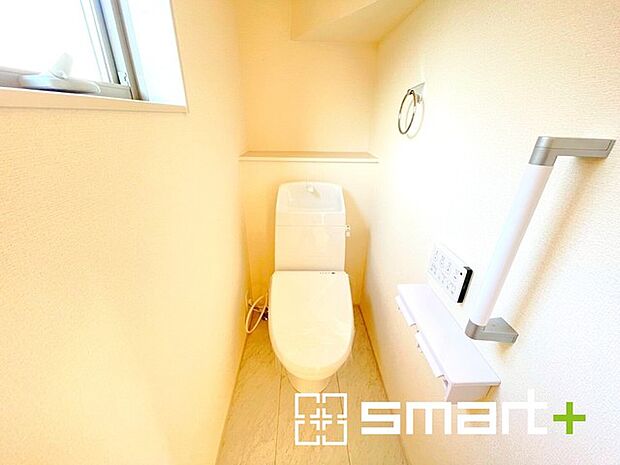 ~やはり便利なタンク式トイレ~ ・最近はタンクレストイレもございますが、タンク式の場合は停電時もお水を流すことが可能。 ・故障時なども比較的費用が安くなるなど、メリットが多くなります。