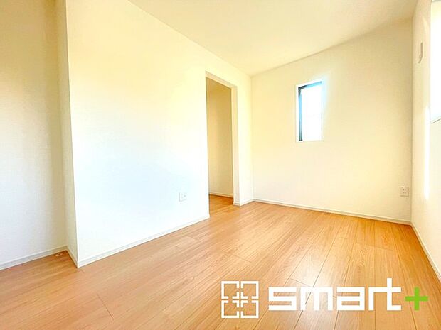 〜ウォークインクローゼットのあるお部屋〜 ・人気のウォークインクローゼットをご用意。季節物や趣味の道具などもスッキリと収納が可能です。 ・最近流行りの収納術などもぜひご活用くださいませ。 