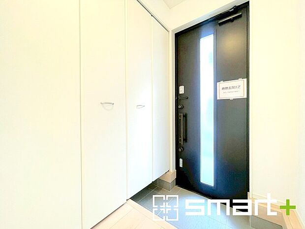 ~十分な容量のシューズボックス~ ・備え付けのシューズボックスは充分な容量を確保。