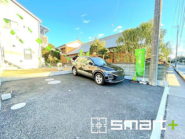 ～駐車場は2台分ご用意～ ・駐車場は2台分ございますので、車通勤の方や複数台お持ちの方にもお勧めのお住まいです。 ・カーポートなどのオプションもお気軽にご相談くださいませ。 