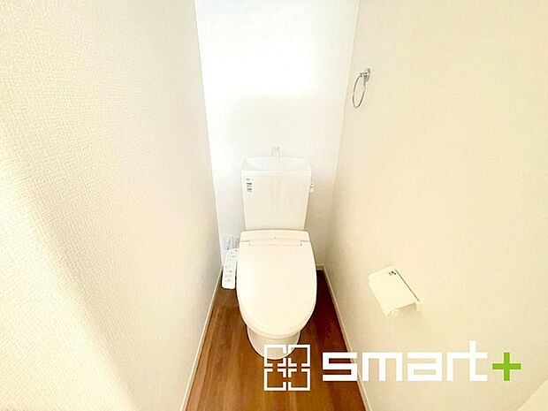 〜やはり便利なタンク式トイレ〜 ・最近はタンクレストイレもございますが、タンク式の場合は停電時もお水を流すことが可能。 ・故障時なども比較的費用が安くなるなど、メリットが多くなります。 