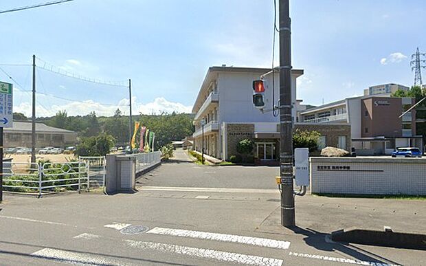 日立市立助川中学校(1900m)