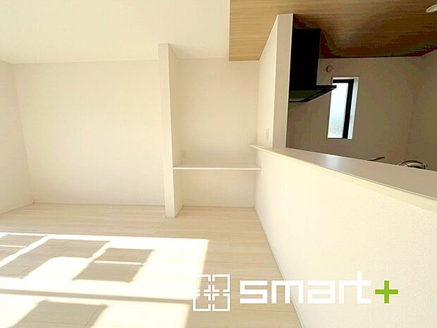 〜スタディカウンターをご用意〜 ・テレワークスペースとして、お子様の勉強スペースとして、家事スペースとして、など様々な使い方のできるスタディカウンターをご用意。