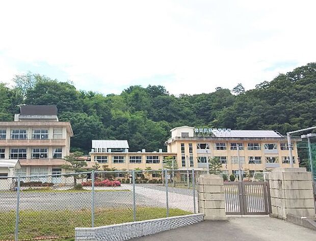 いわき市立内郷第二中学校(646m)