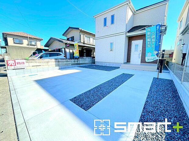 ~駐車場は2台分ご用意~ ・駐車場は2台分ございますので、車通勤の方や複数台お持ちの方にもお勧めのお住まいです。 ・カーポートなどのオプションもお気軽にご相談くださいませ。