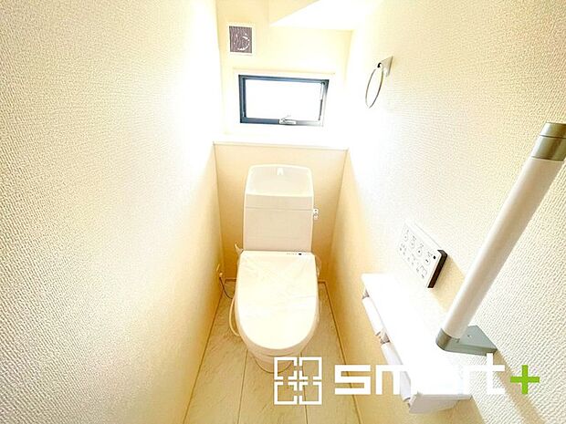 〜やはり便利なタンク式トイレ〜 ・最近はタンクレストイレもございますが、タンク式の場合は停電時もお水を流すことが可能。 ・故障時なども比較的費用が安くなるなど、メリットが多くなります。 