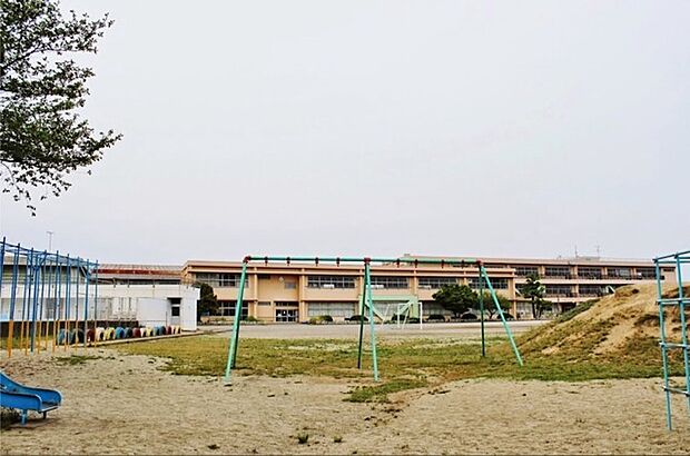 那珂市立菅谷小学校(350m)