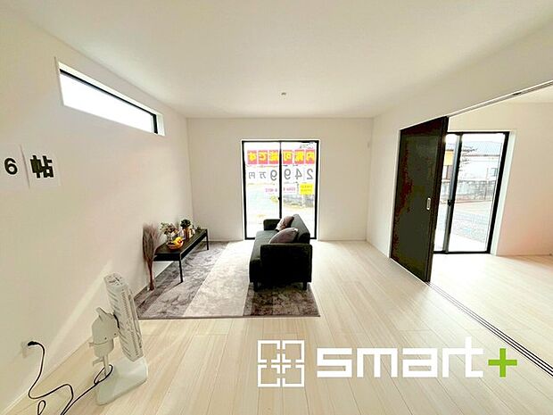 〜ナチュラルな色彩のＬＤＫ〜 ・自然な風合いの色味で纏められたＬＤＫは家具のコーディネートもしやすくなっております。 ・どんなインテリアにするか、考えるだけでも楽しくなりますね。 