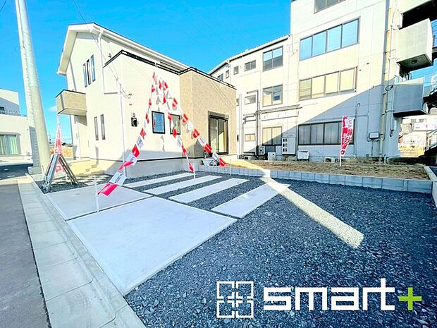 〜ゆとりあるカースペース〜 ・セカンドカーや来客時にも困らないカースペース2台分。物置や駐輪スペースなどにも利用できますね。 ・カーポートなどのオプションもお気軽にご相談くださいませ。 