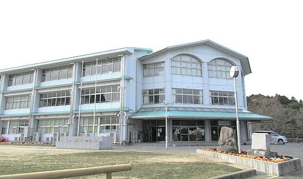 北茨城市立平潟小学校（550m）