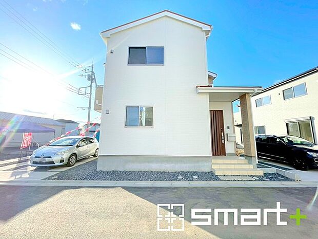 〜開放感ある角地のお住まい〜 ・2方向が空く事で開放感のある角地に位置しております。 ・窮屈な感じが無く、ゆったりと暮らせるこの魅力をぜひ現地でご体感くださいませ。 