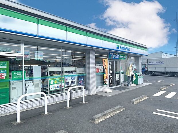 ファミリーマート稲田店（490m）