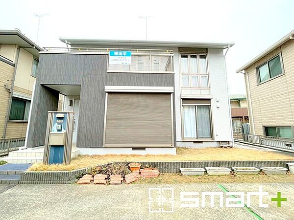 ～綺麗にお使いの外観～ ・外観も綺麗にお使いなので、築年数を感じさせない見た目となっております。 ・外壁や屋根のリフォームなどをお考えの方もお気軽にご相談くださいませ。
