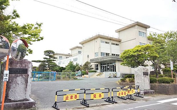 いわき市立平第三小学校(1210m)