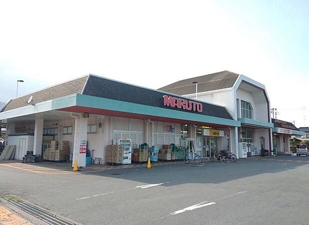 マルトニュータウン店(1016m)