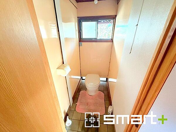 ～リフォームもお任せください～ ・トイレなど水回りのリフォームもお任せくださいませ。 ・床面のクッションフロア変更も可能ですのでお気軽にお任せください。
