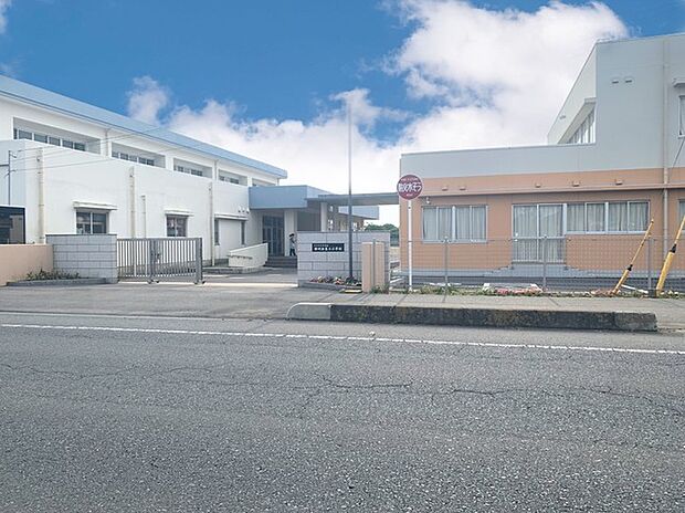 那珂湊第三小学校(700m)