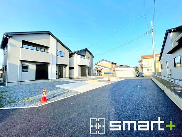 ~閑静な住宅街の立地~ ・周辺は閑静な住宅街となっておりますので、静かな暮らしをご実現いただけます。 ・前面道路の交通量も多くないので、小さなお子様がいるご家庭でもご安心ですね。
