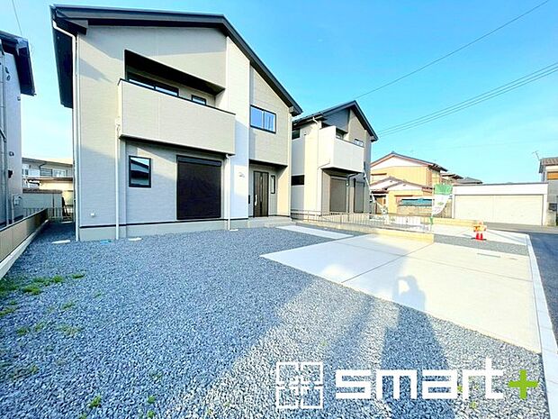 ~駐車場は2台分ご用意~ ・駐車場は2台分ございますので、車通勤の方や複数台お持ちの方にもお勧めのお住まいです。 ・カーポートなどのオプションもお気軽にご相談くださいませ。