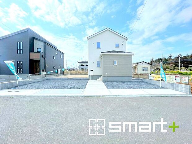 ～閑静な住宅街の立地～ ・周辺は閑静な住宅街となっておりますので、静かな暮らしをご実現いただけます。 ・前面道路の交通量も多くないので、小さなお子様がいるご家庭でもご安心ですね。 