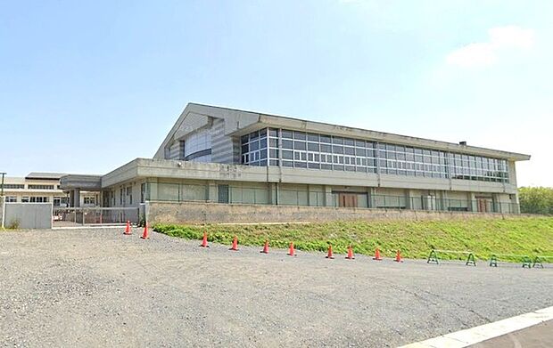 玉里学園義務教育学校 (中学校)（2000m）