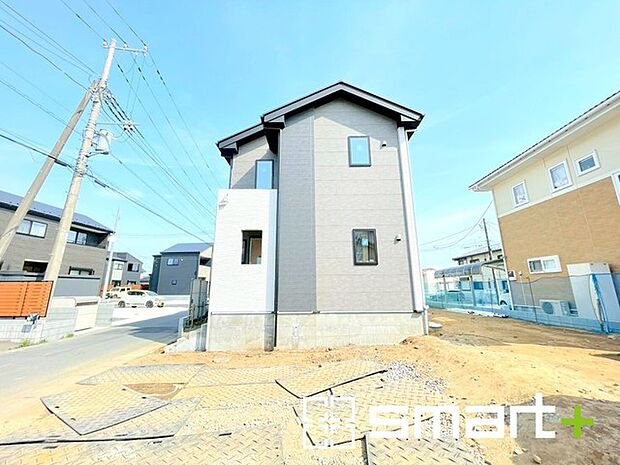 ~ご家族を守る「耐震等級3」~ ・住宅性能評価において「耐震等級3」を取得。地震に強い家であることが証明されております。 ・倒壊の恐れが低くなりますので、地震保険が半額になるメリットも。