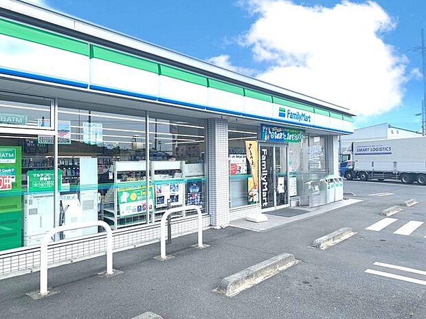 ファミリーマート稲田店(450m)