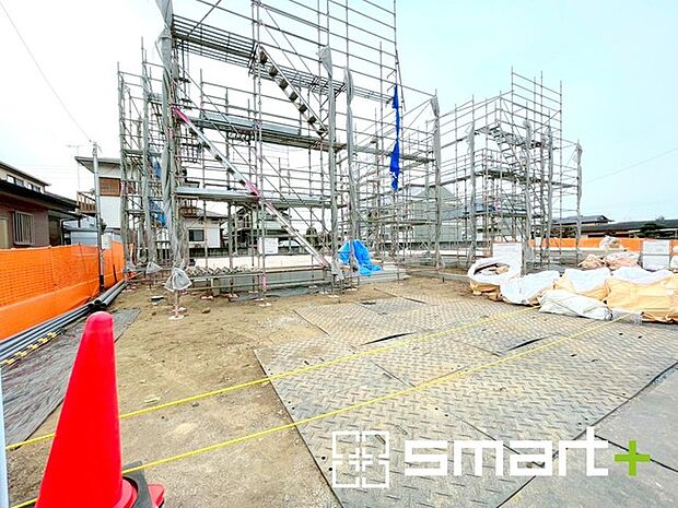 ~ご家族を守る「耐震等級3」~ ・住宅性能評価において「耐震等級3」を取得。地震に強い家であることが証明されております。 ・倒壊の恐れが低くなりますので、地震保険が半額になるメリットも。