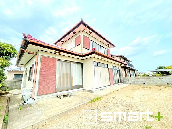～和風な外観の邸宅～ ・シックな和風の外観のお住まい。心が落ち着く見た目となっております。 ・外壁や屋根のリフォームをお考えの方もお気軽にご相談くださいませ。