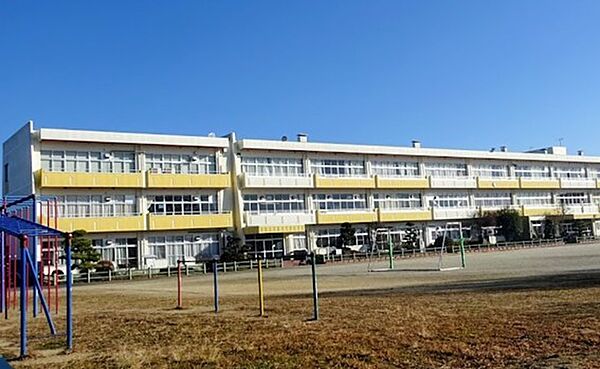 笠間市立宍戸小学校（1800m）