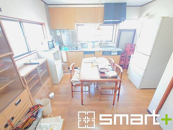 ～リビングを有効活用～ ・キッチンは対面式ではなく壁側にございますので、お部屋の中の空間を有効活用できます。 ・現地ではぜひ家具の配置などもイメージしながらご見学くださいませ。