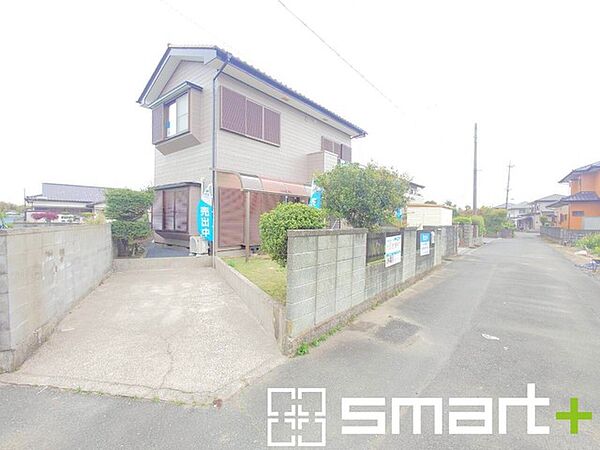 ～シンプルで使いやすい外観～ ・無駄のないシンプルなデザインの外観で、飽きのこない住まいです。 ・日々の暮らしに寄り添う実用的な建物です。